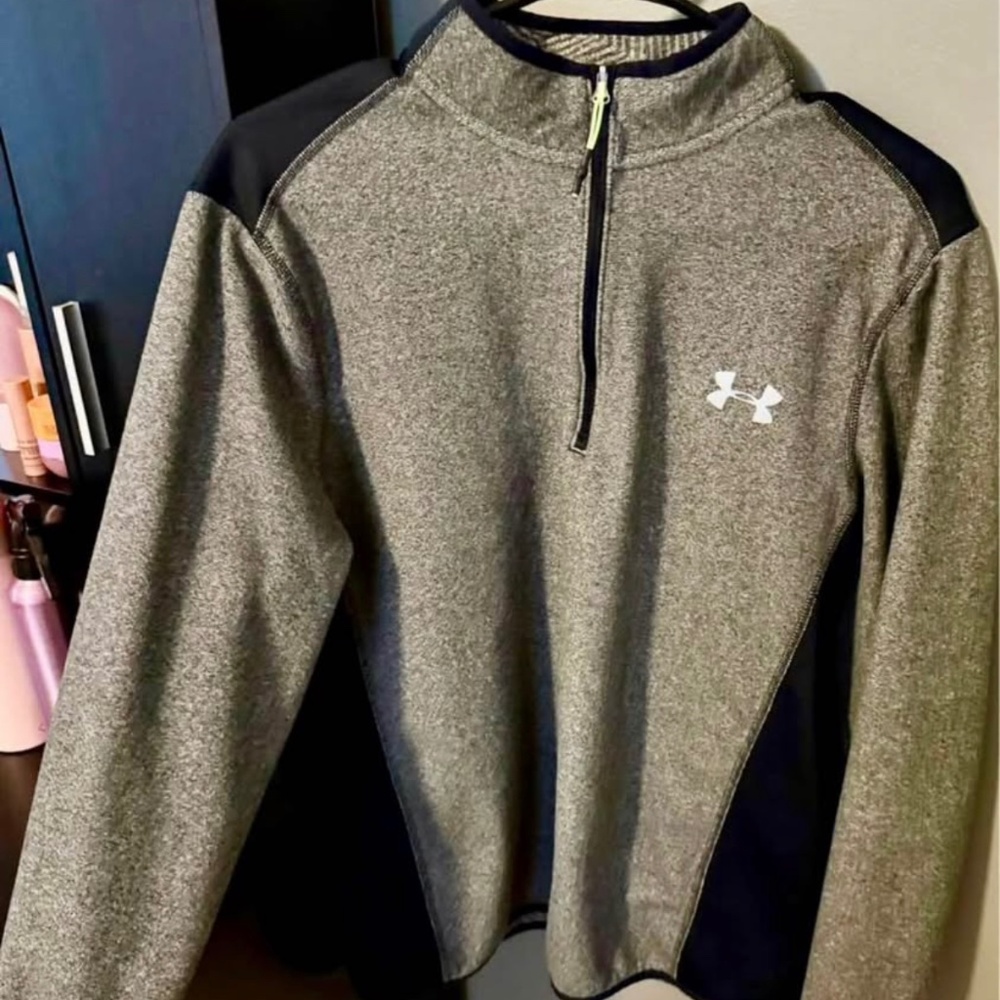 Under Armour 1/4 zip sweatshirt, new without tags